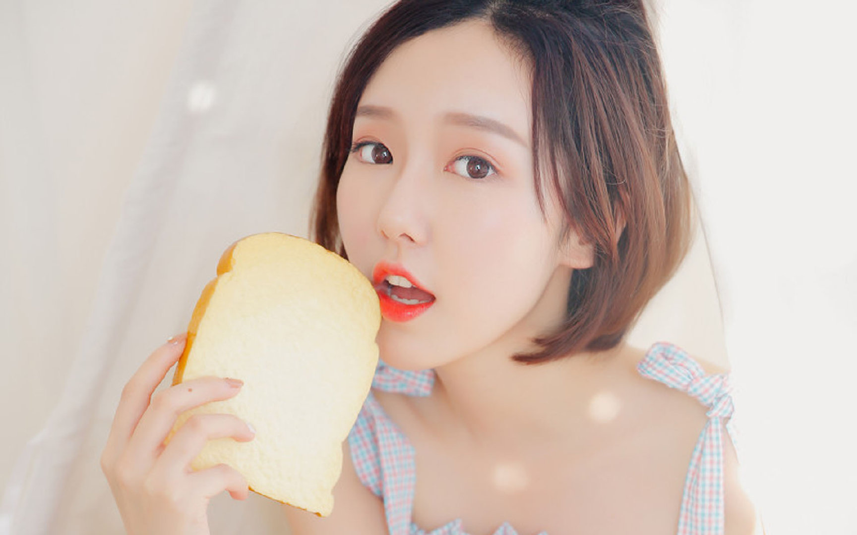 西甲排名洗牌：马德里双雄与巴萨激战正酣，马德里竞技与巴萨