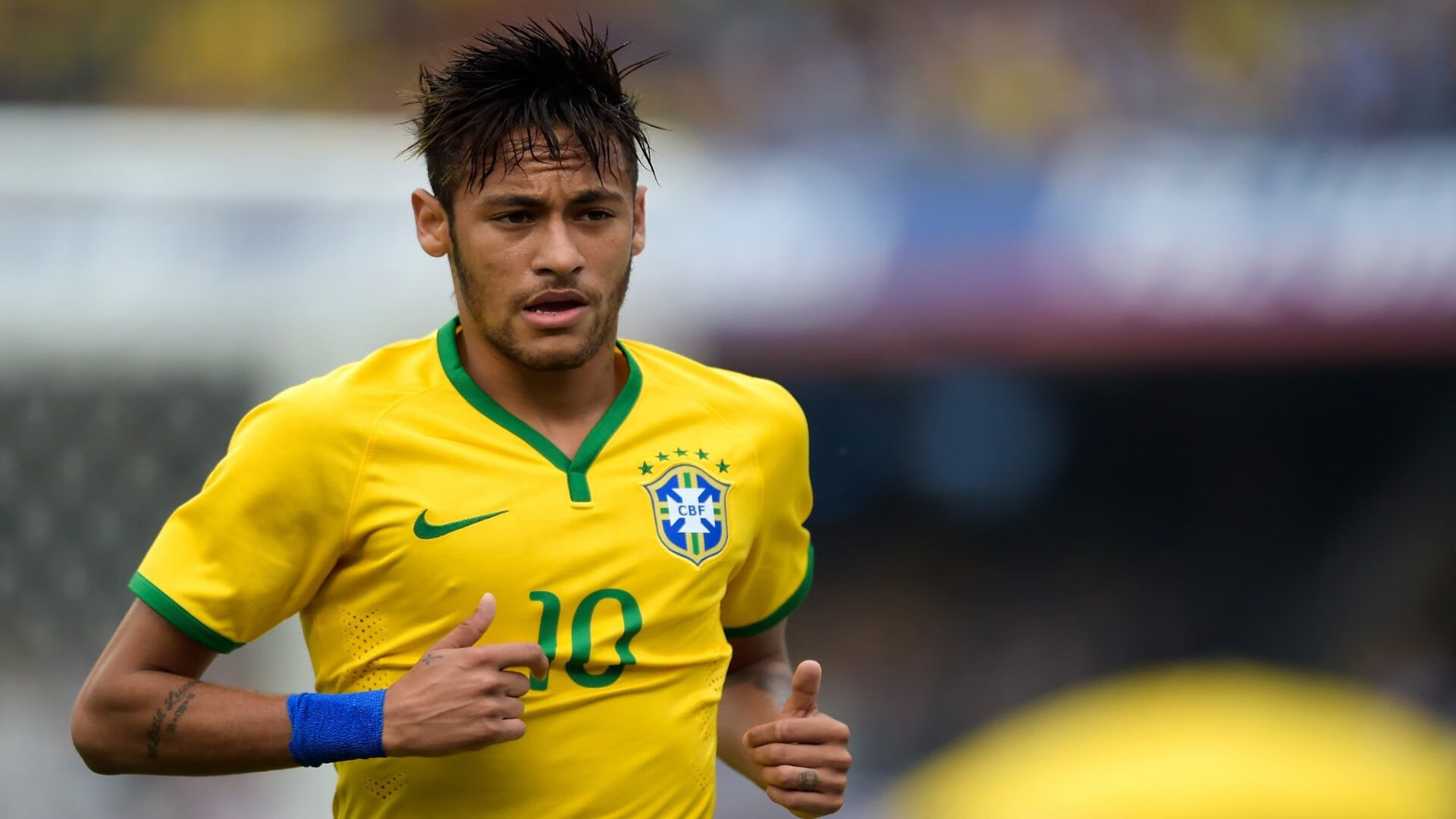 比赛中球员如何快速适应对手节奏，简要说明比赛中如何打球