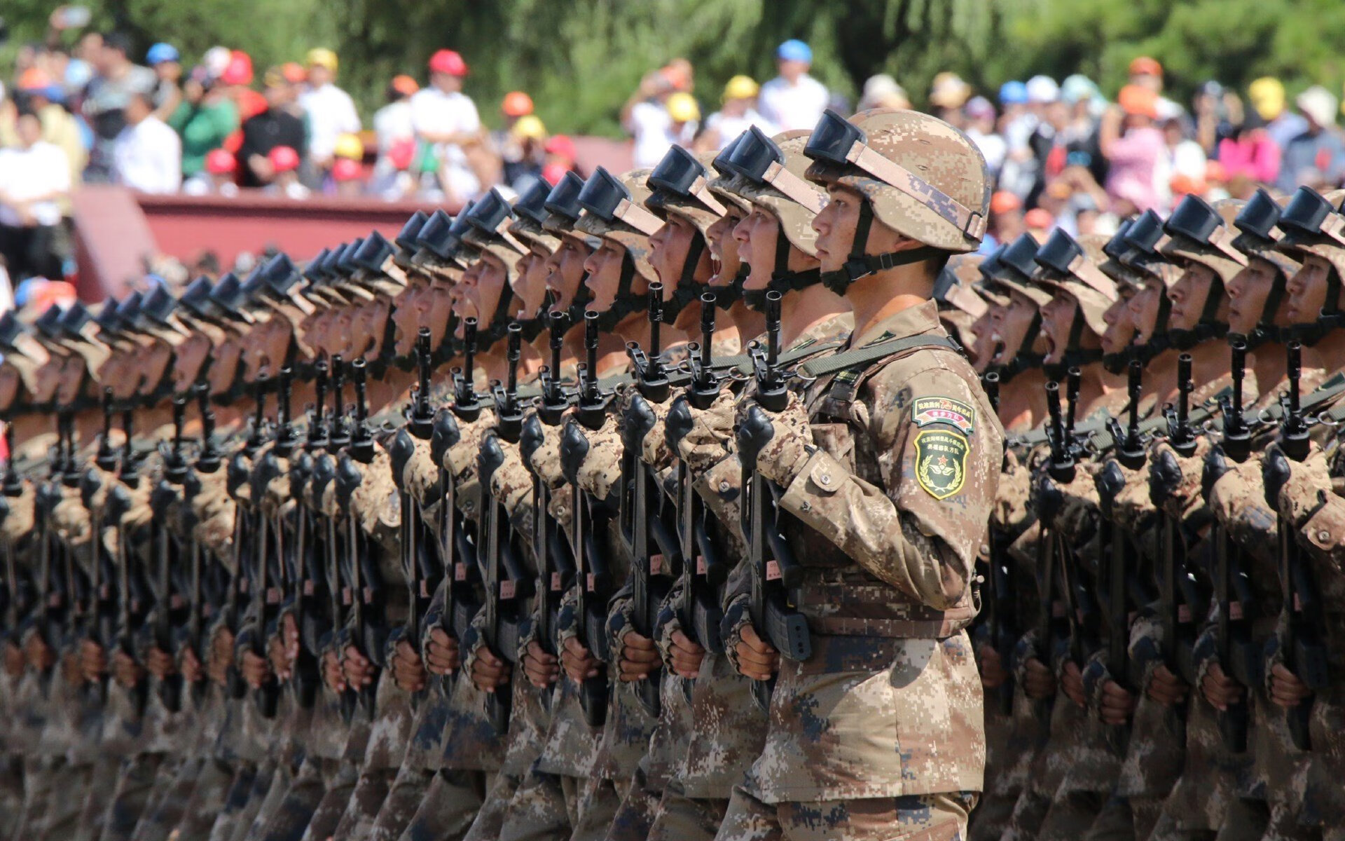 主帅多次更换站位制造战术假象扰乱对手防线部署节奏，主帅挑战规则