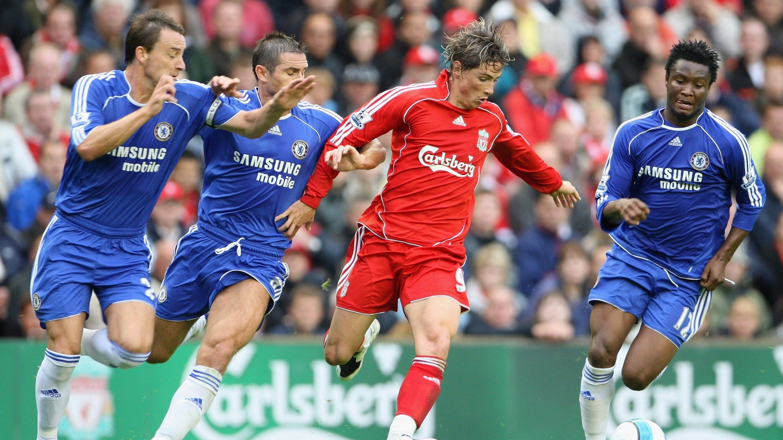 开云体育网站入口-神级扑救：门将的英雄时刻盘点，惊艳全场，门将神级扑救视频合集